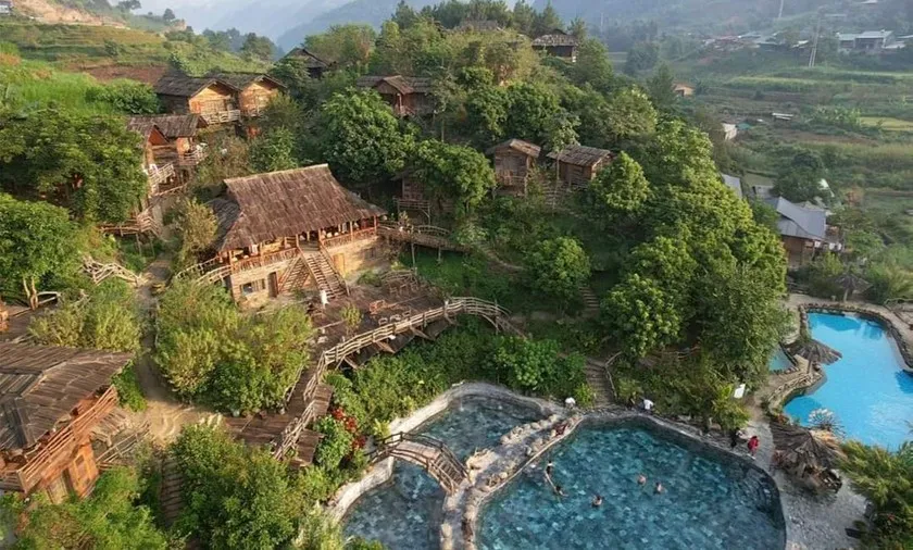 toan canh khu suoi khoang nong t